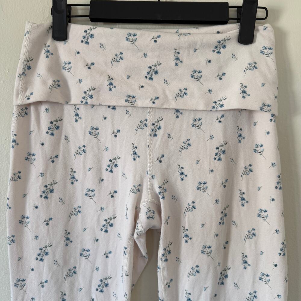 All in Motion white floral workout pants - Picture 3 of 6